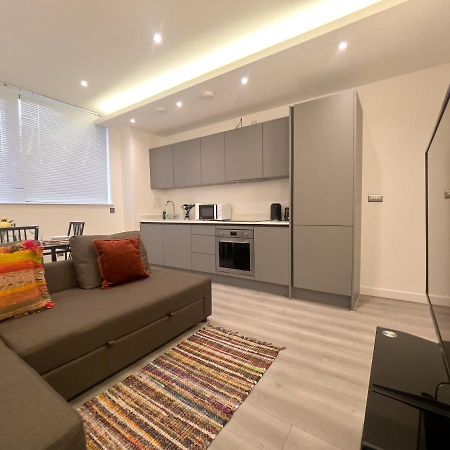Lovely 2 Double Bedroom Flat With Free Parking - At The Atrium Mk 米尔顿凯恩斯 外观 照片