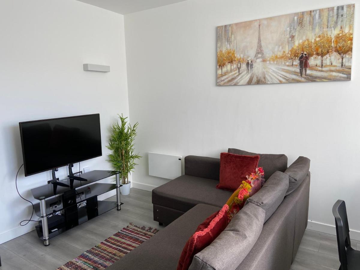 Lovely 2 Double Bedroom Flat With Free Parking - At The Atrium Mk 米尔顿凯恩斯 外观 照片