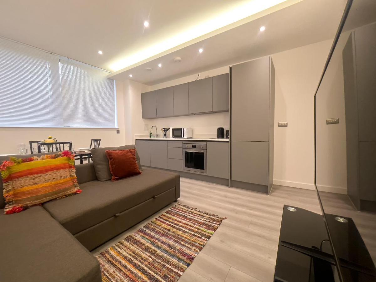 Lovely 2 Double Bedroom Flat With Free Parking - At The Atrium Mk 米尔顿凯恩斯 外观 照片