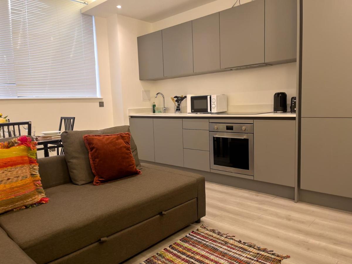 Lovely 2 Double Bedroom Flat With Free Parking - At The Atrium Mk 米尔顿凯恩斯 外观 照片