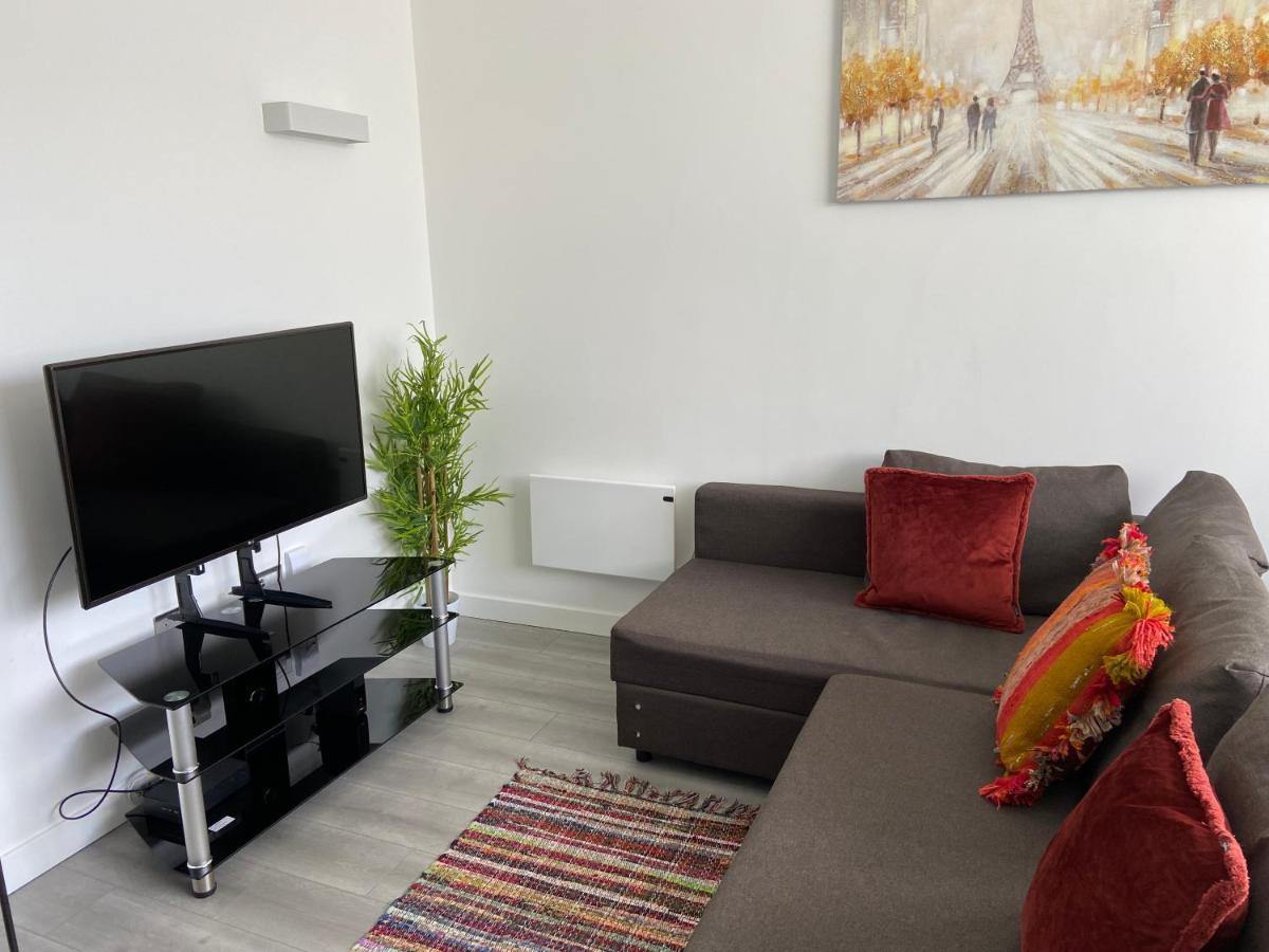 Lovely 2 Double Bedroom Flat With Free Parking - At The Atrium Mk 米尔顿凯恩斯 外观 照片