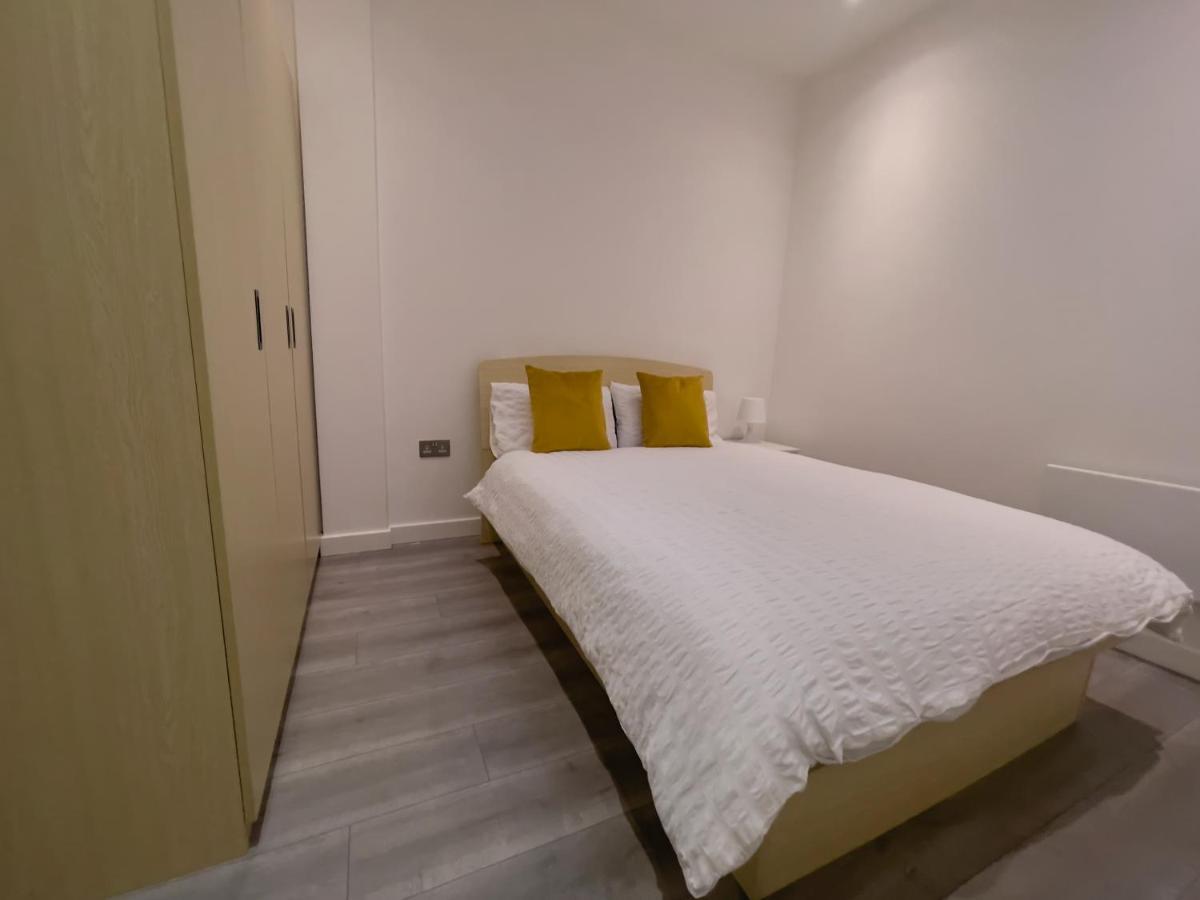 Lovely 2 Double Bedroom Flat With Free Parking - At The Atrium Mk 米尔顿凯恩斯 外观 照片