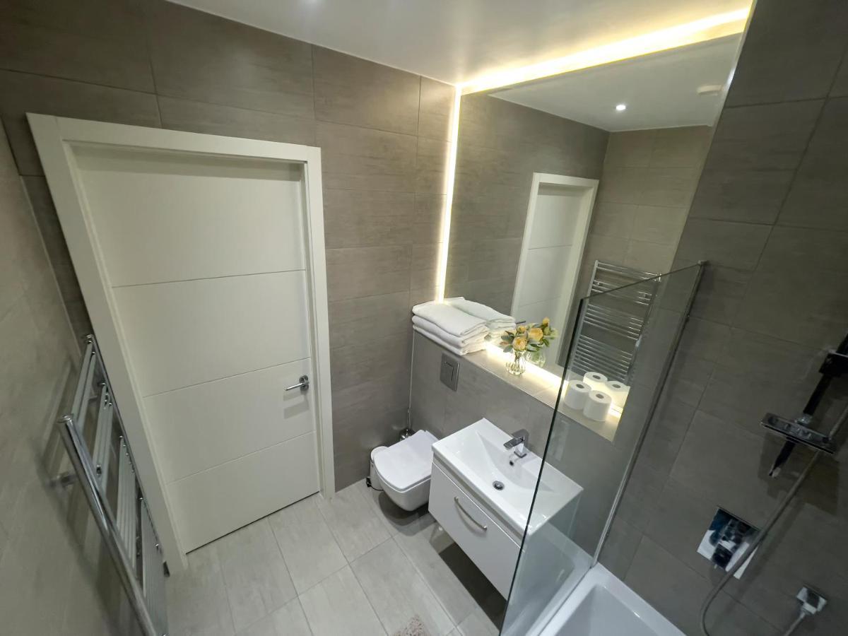 Lovely 2 Double Bedroom Flat With Free Parking - At The Atrium Mk 米尔顿凯恩斯 外观 照片