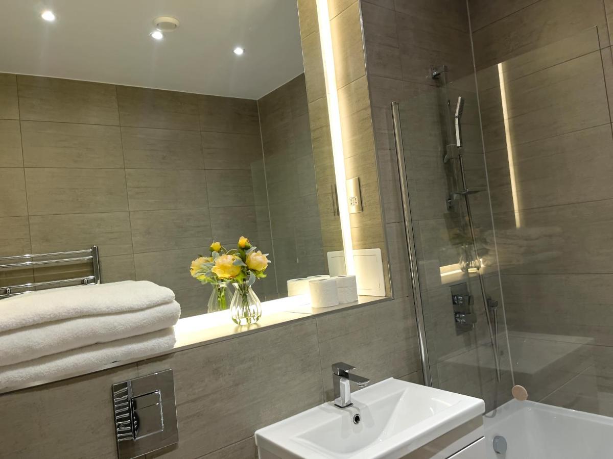 Lovely 2 Double Bedroom Flat With Free Parking - At The Atrium Mk 米尔顿凯恩斯 外观 照片
