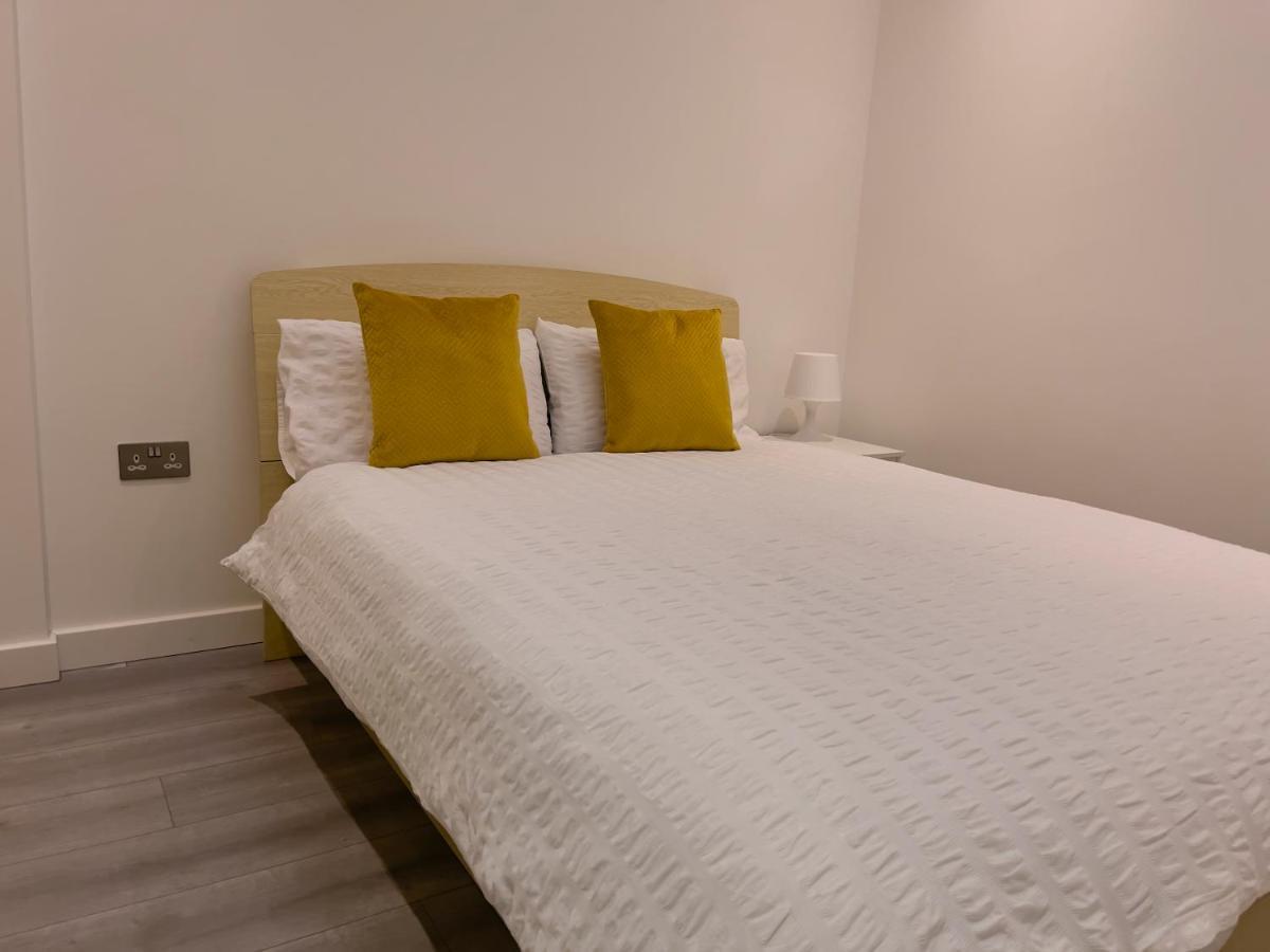 Lovely 2 Double Bedroom Flat With Free Parking - At The Atrium Mk 米尔顿凯恩斯 外观 照片