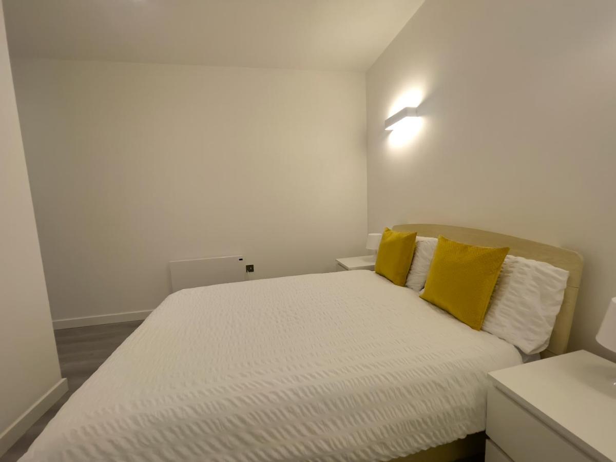 Lovely 2 Double Bedroom Flat With Free Parking - At The Atrium Mk 米尔顿凯恩斯 外观 照片