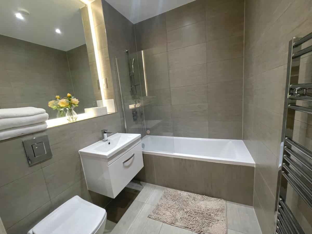 Lovely 2 Double Bedroom Flat With Free Parking - At The Atrium Mk 米尔顿凯恩斯 外观 照片