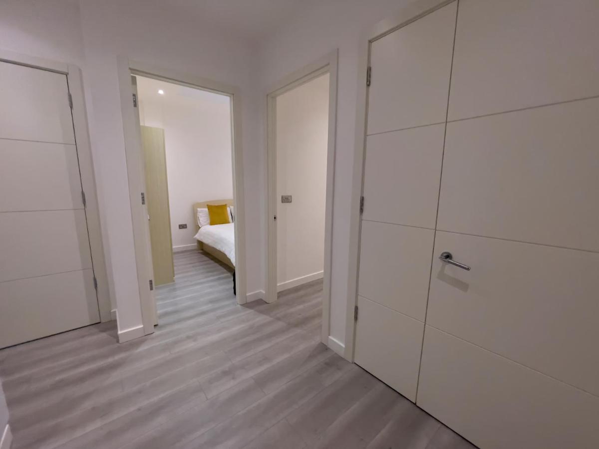 Lovely 2 Double Bedroom Flat With Free Parking - At The Atrium Mk 米尔顿凯恩斯 外观 照片