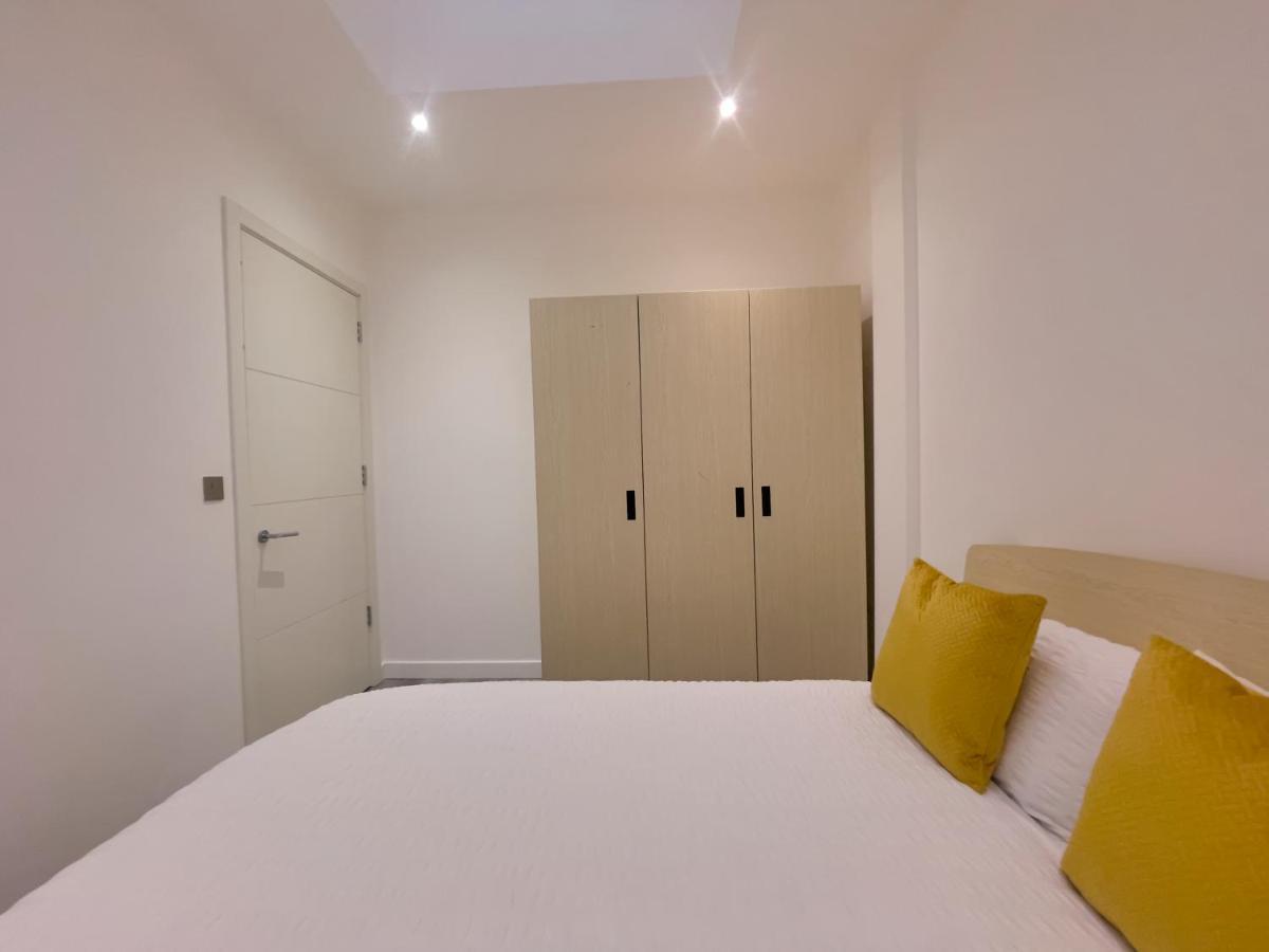Lovely 2 Double Bedroom Flat With Free Parking - At The Atrium Mk 米尔顿凯恩斯 外观 照片